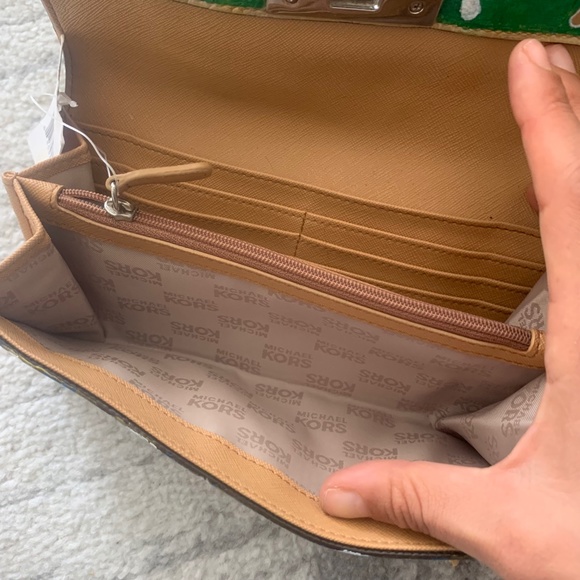 Hand painted Michael Kors WALLET (PAINTED BY OWNER NOT Painted by MICHAEL KORS!! - Picture 9 of 10